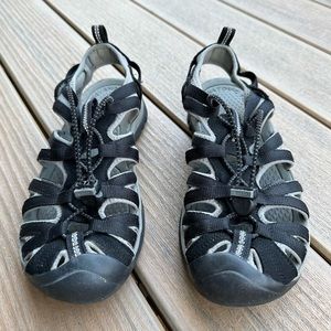 Keen Whisper close toe women’s sandals